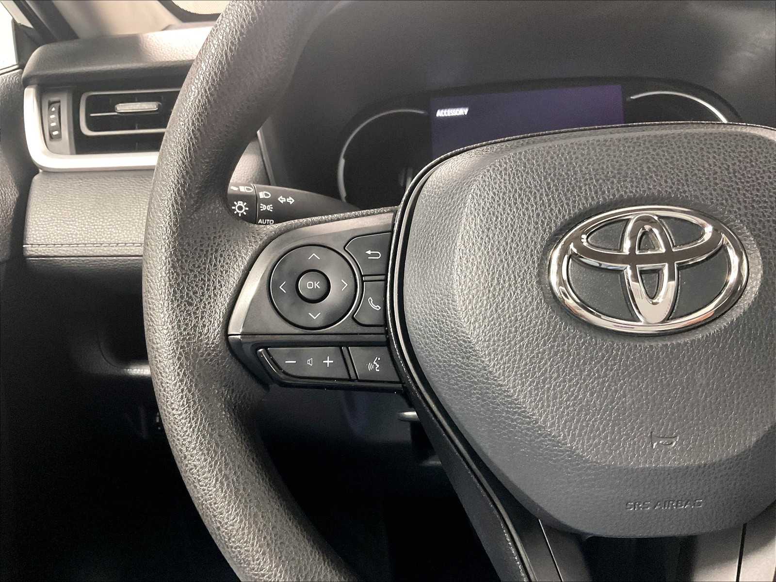 2024 Toyota RAV4 XLE photo 22