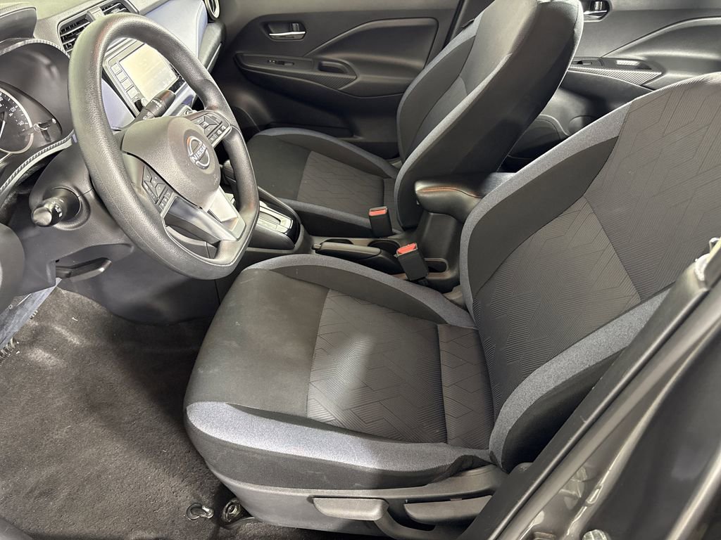 2023 Nissan Versa SV photo 7