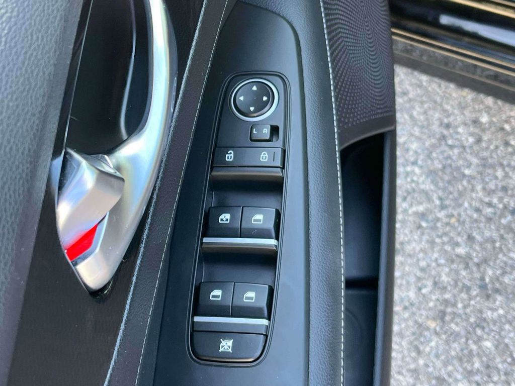 2022 Kia Forte GT-Line photo 13