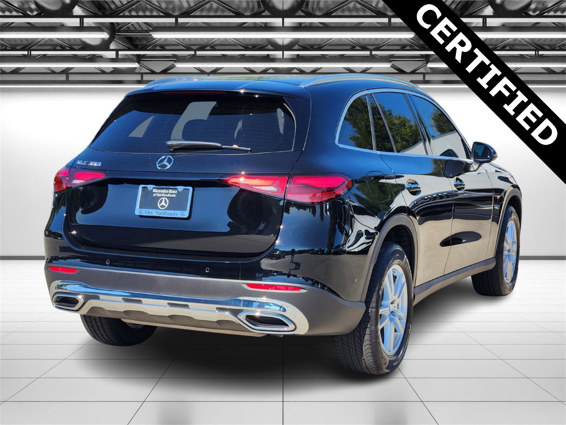 2025 Mercedes Benz GLC 300 photo 4