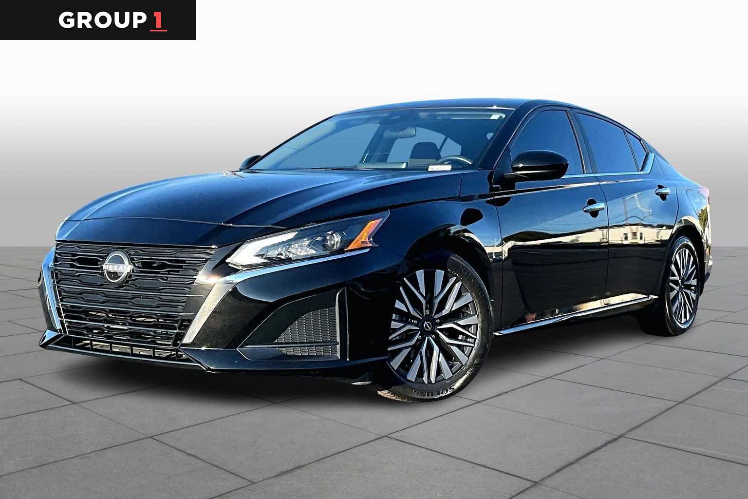 2024 Nissan Altima SV's photo