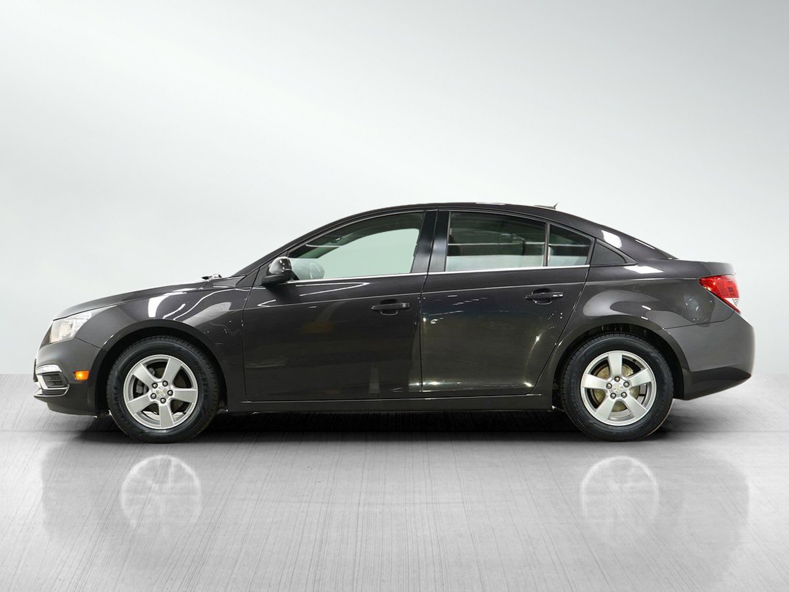 Used 2016 Chevrolet Cruze Limited 1LT with VIN 1G1PE5SB2G7136779 for sale in Burnsville, Minnesota