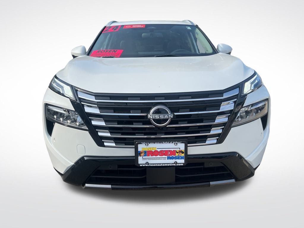 2024 Nissan Rogue Platinum photo 2