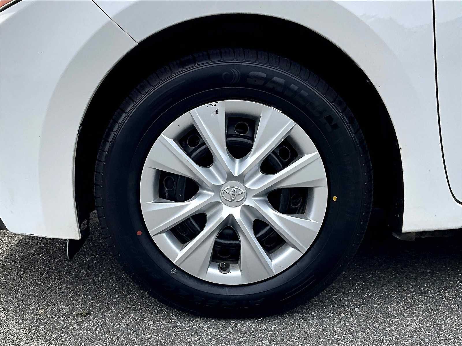 2016 Toyota Corolla L photo 7