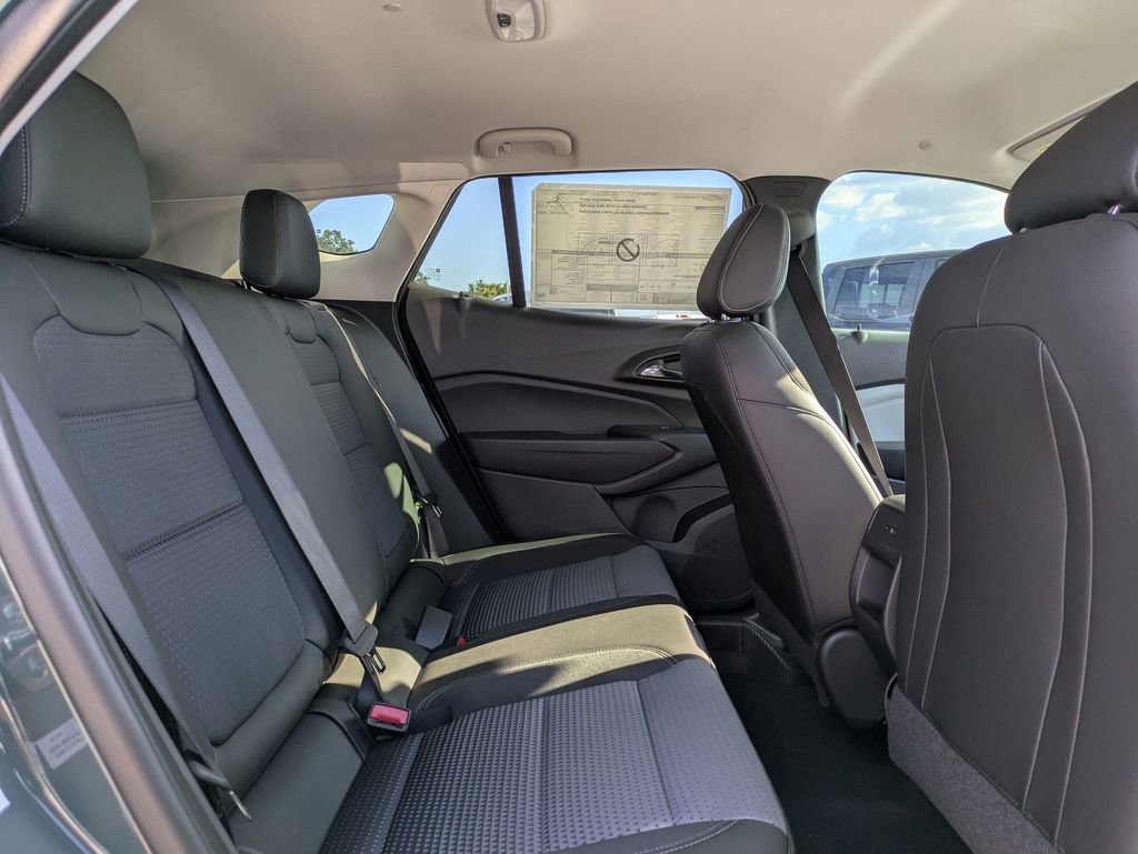 2025 Chevrolet Trax LT photo 25