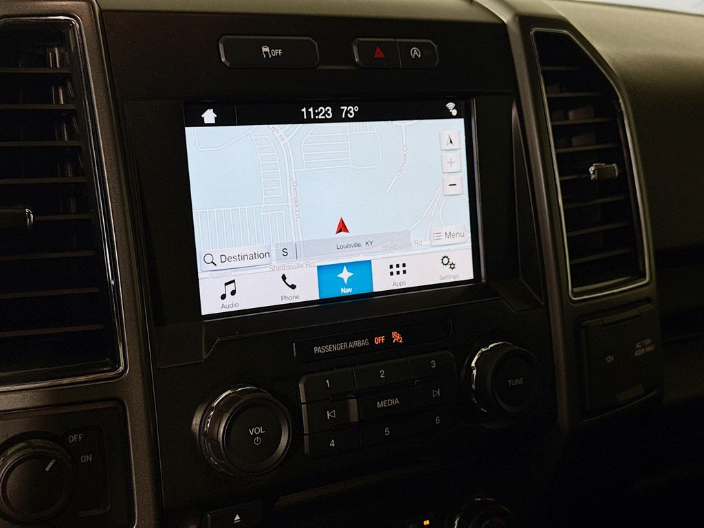 2017 Ford F-150 XLT photo 4
