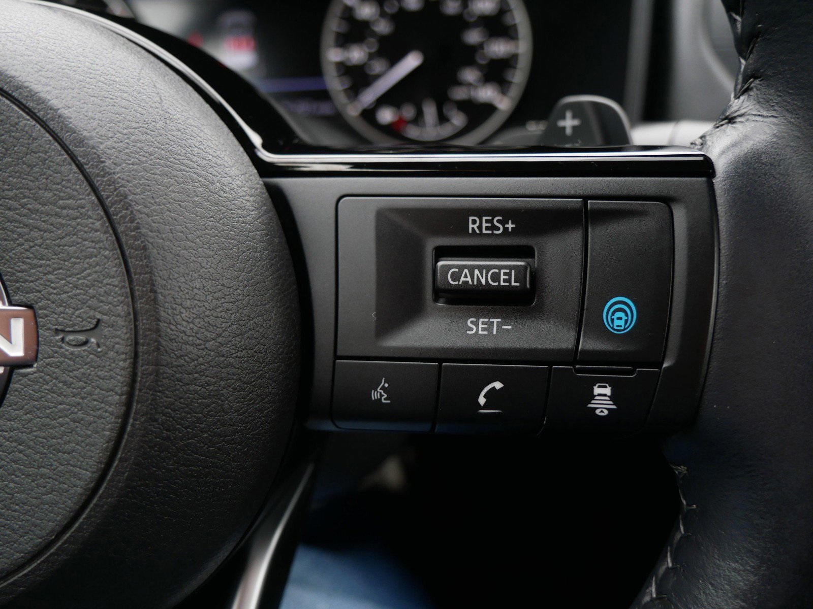 2023 Nissan Rogue SV photo 25