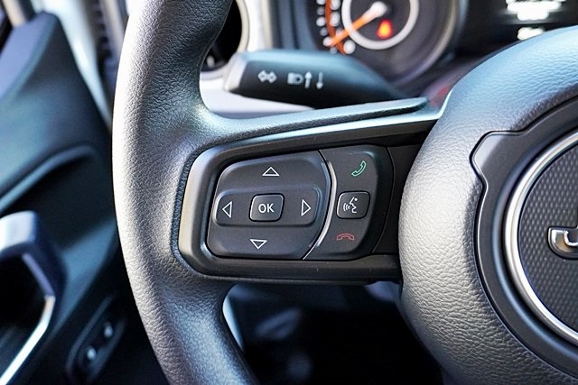 New 2026 Bright White Clear-Coat Exterior Paint Jeep Sport image 39