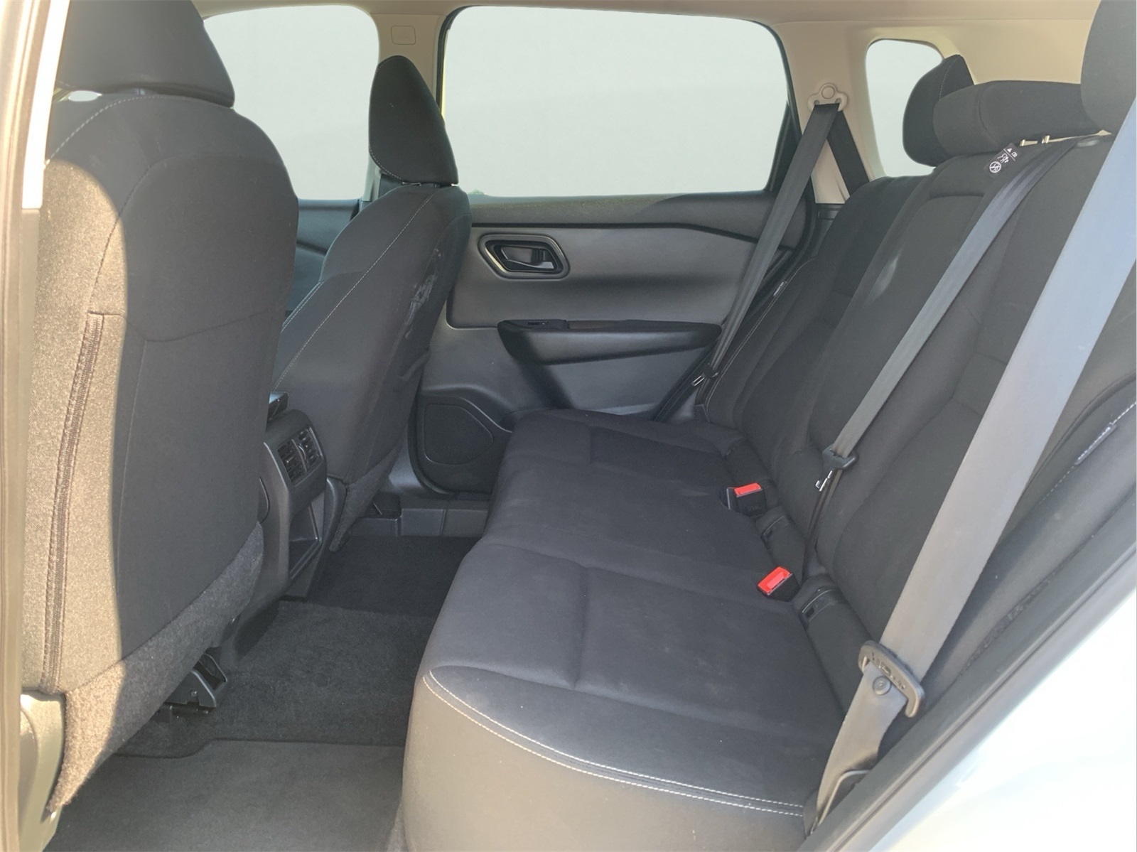 2024 Nissan Rogue S photo 28
