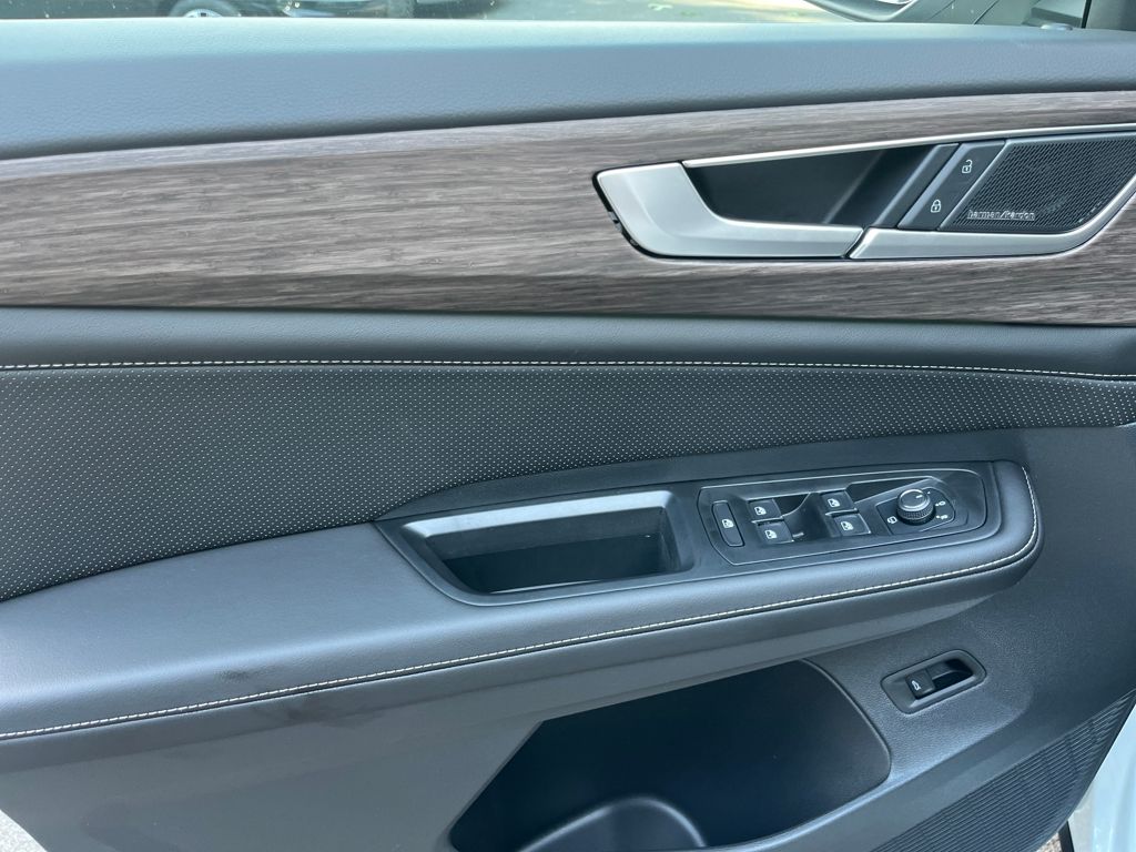 2026 Volkswagen Atlas SEL Premium R-Line photo 8