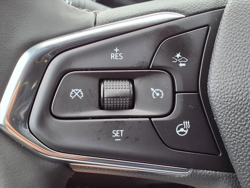 2025 Chevrolet Trax LT photo 13