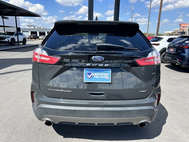 2021 Ford Edge Titanium photo 4