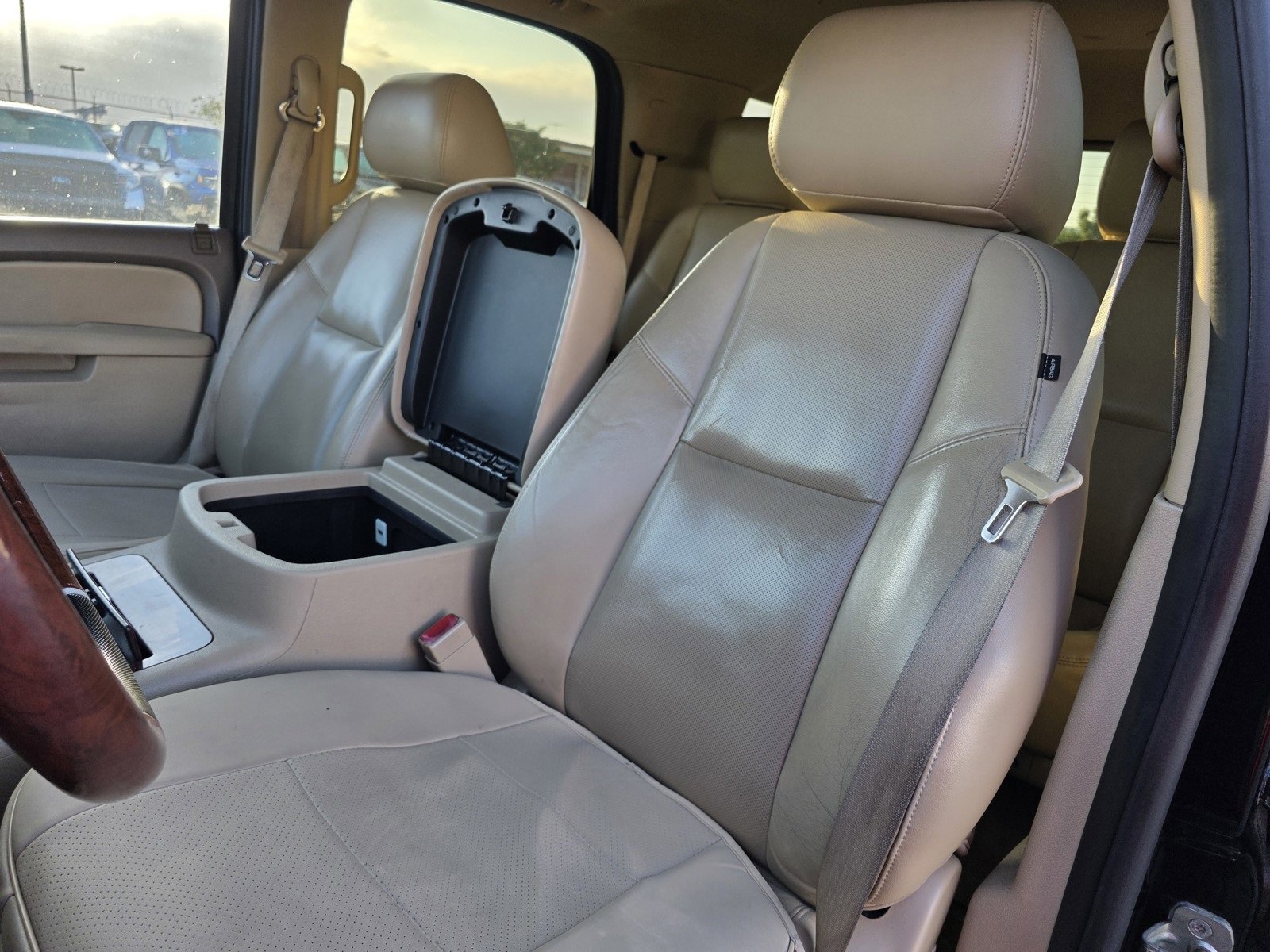2011 Chevrolet Tahoe LTZ photo 15