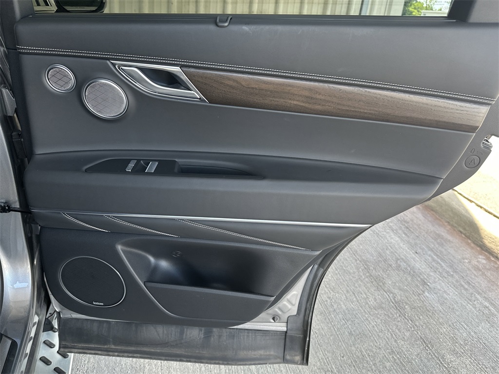 2023 Genesis GV80 2.5T AWD Advanced photo 32