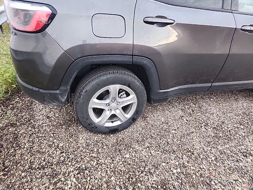 2024 Jeep Compass Latitude photo 5