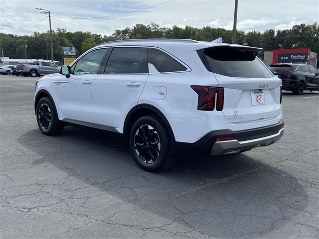 2025 Kia Sorento S photo 2