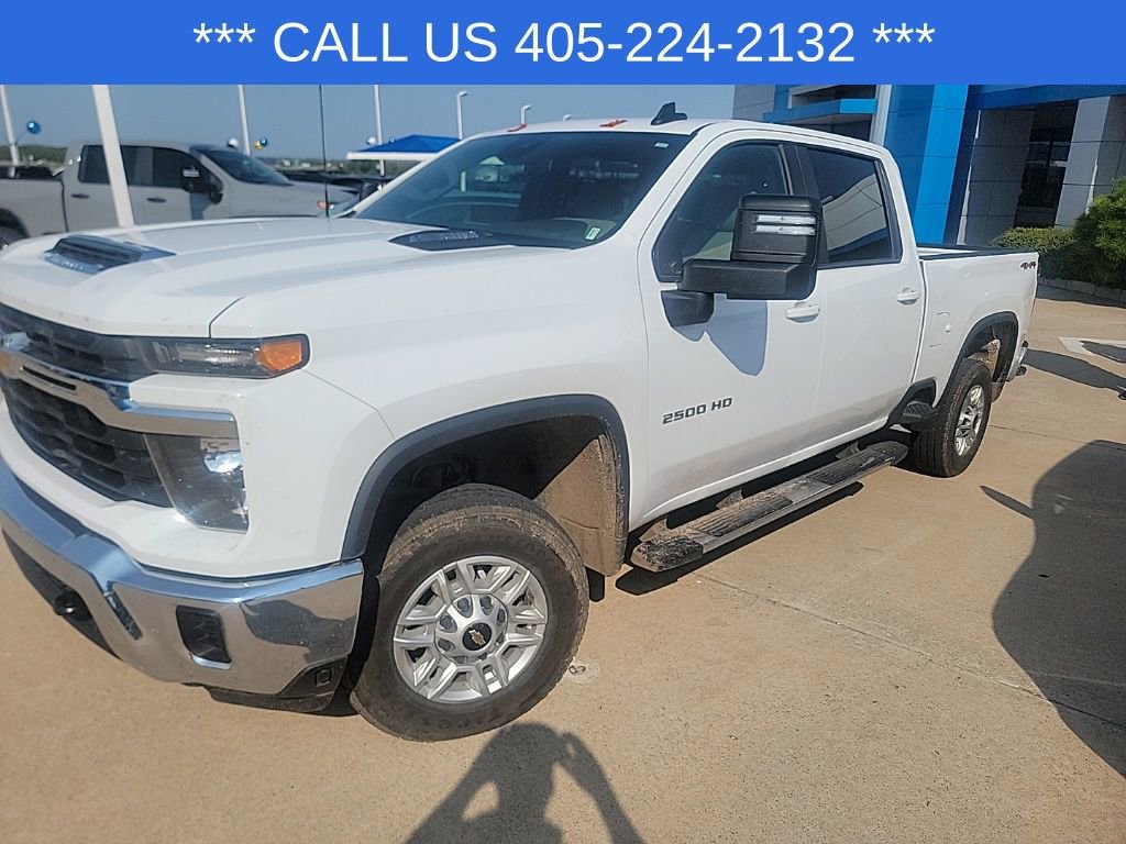 2024 Chevrolet Silverado 2500HD LT photo 2
