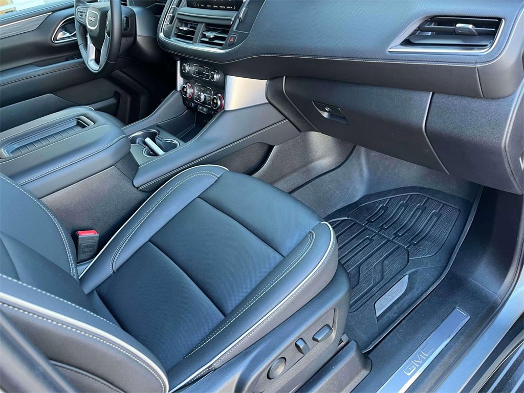 2024 Gmc Yukon XL SLT photo 23
