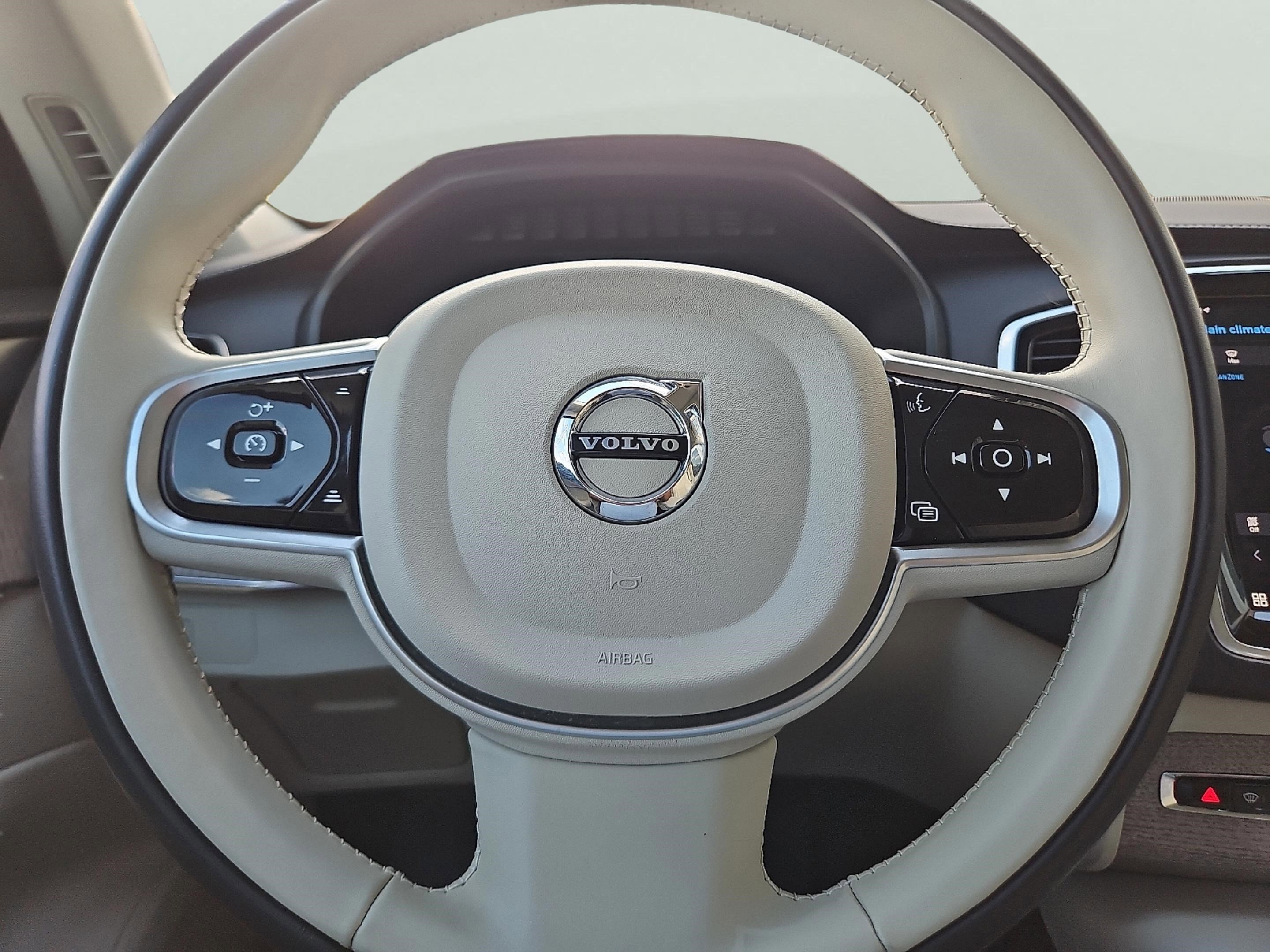 2023 Volvo XC90 Ultimate photo 18