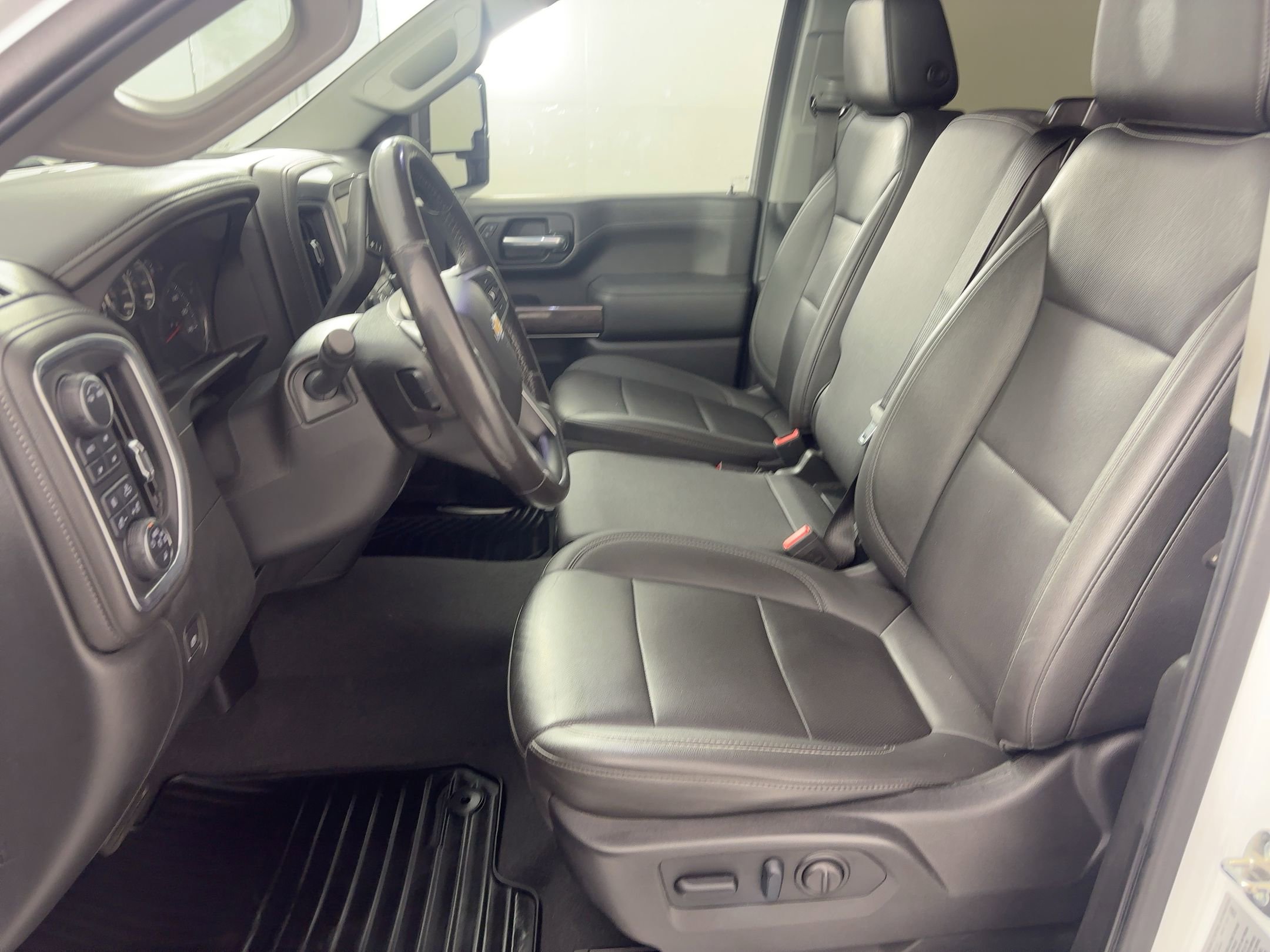 2023 Chevrolet Silverado 2500HD LTZ photo 4