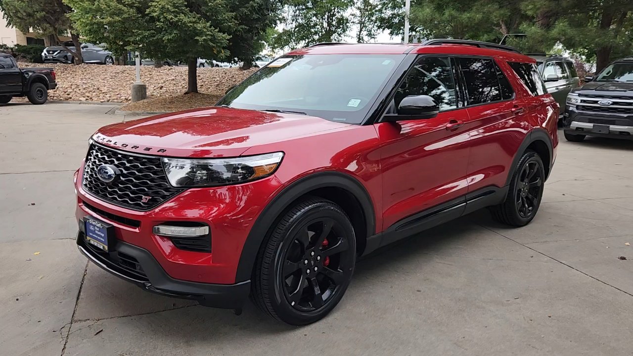 2023 Ford Explorer ST photo 3