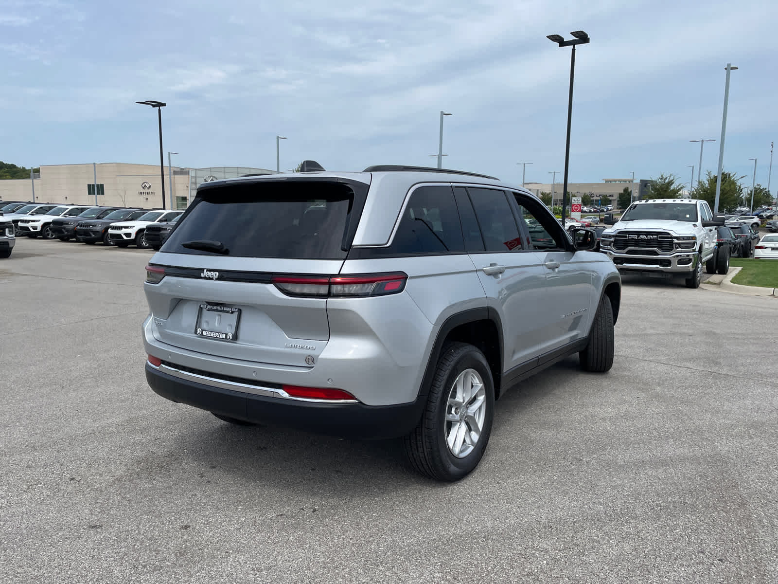 2025 Jeep Grand Cherokee Laredo X photo 6