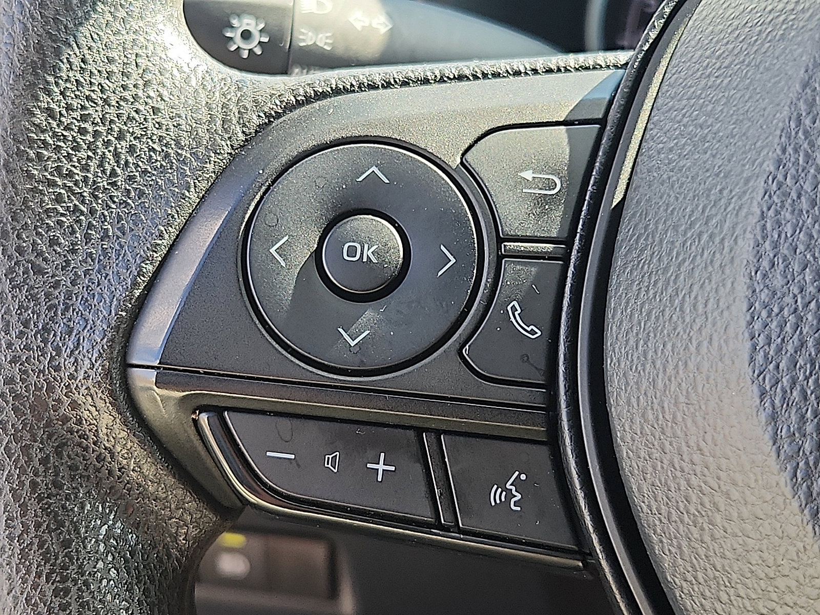 2024 Toyota RAV4 XLE photo 19