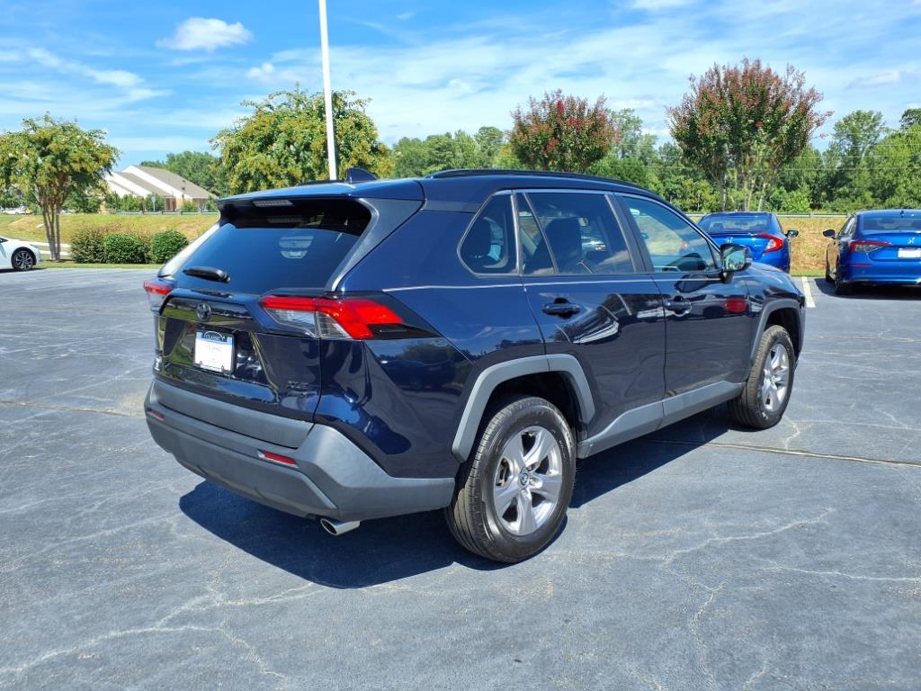 2022 Toyota RAV4 XLE photo 6