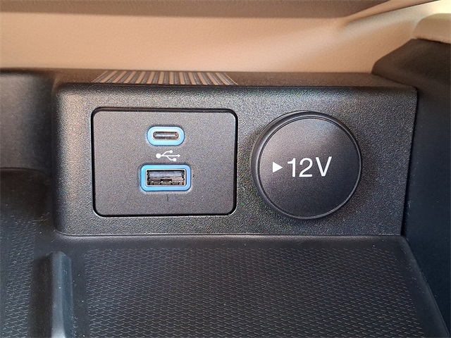 2022 Ford Escape SEL photo 22