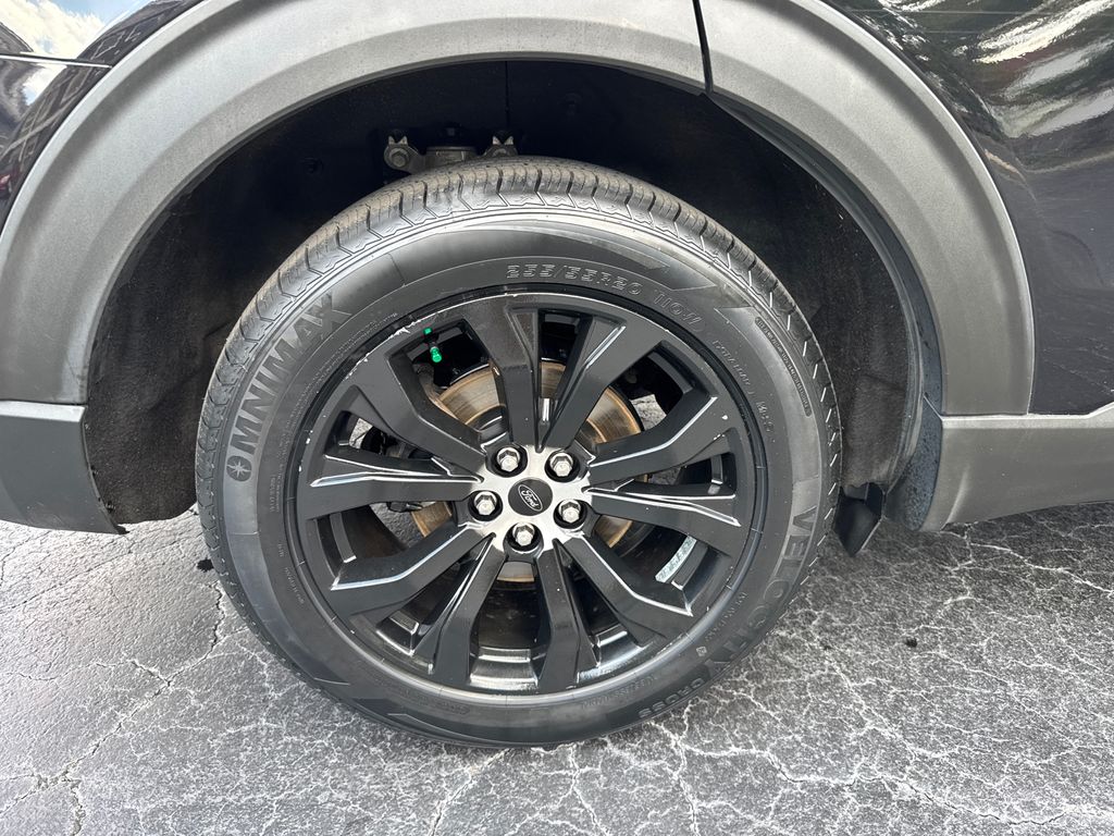 2021 Ford Explorer ST photo 15