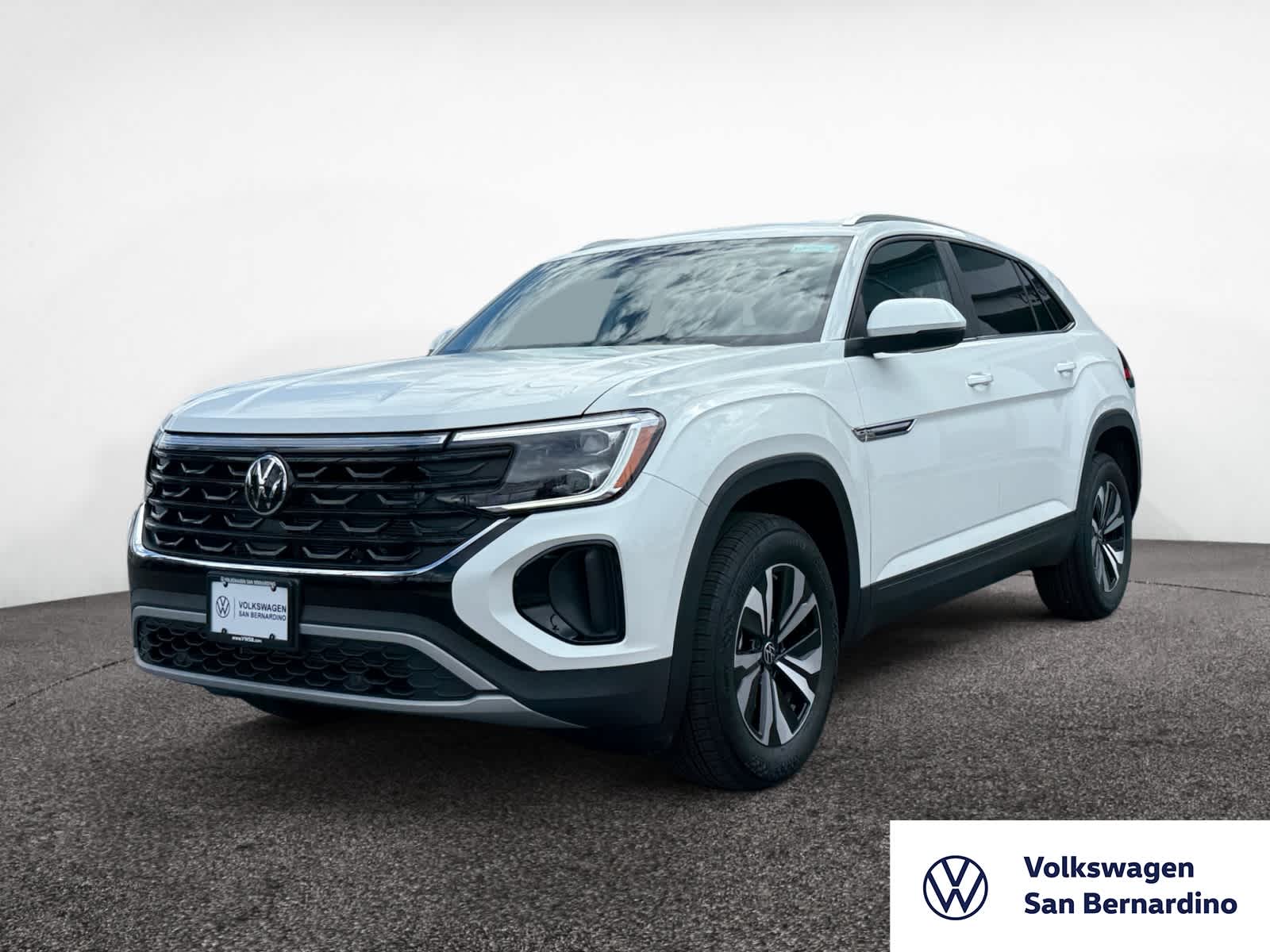 2026 Volkswagen Atlas Cross Sport SE's photo