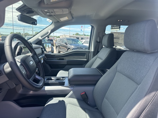 2025 Ford F-150 XLT photo 4