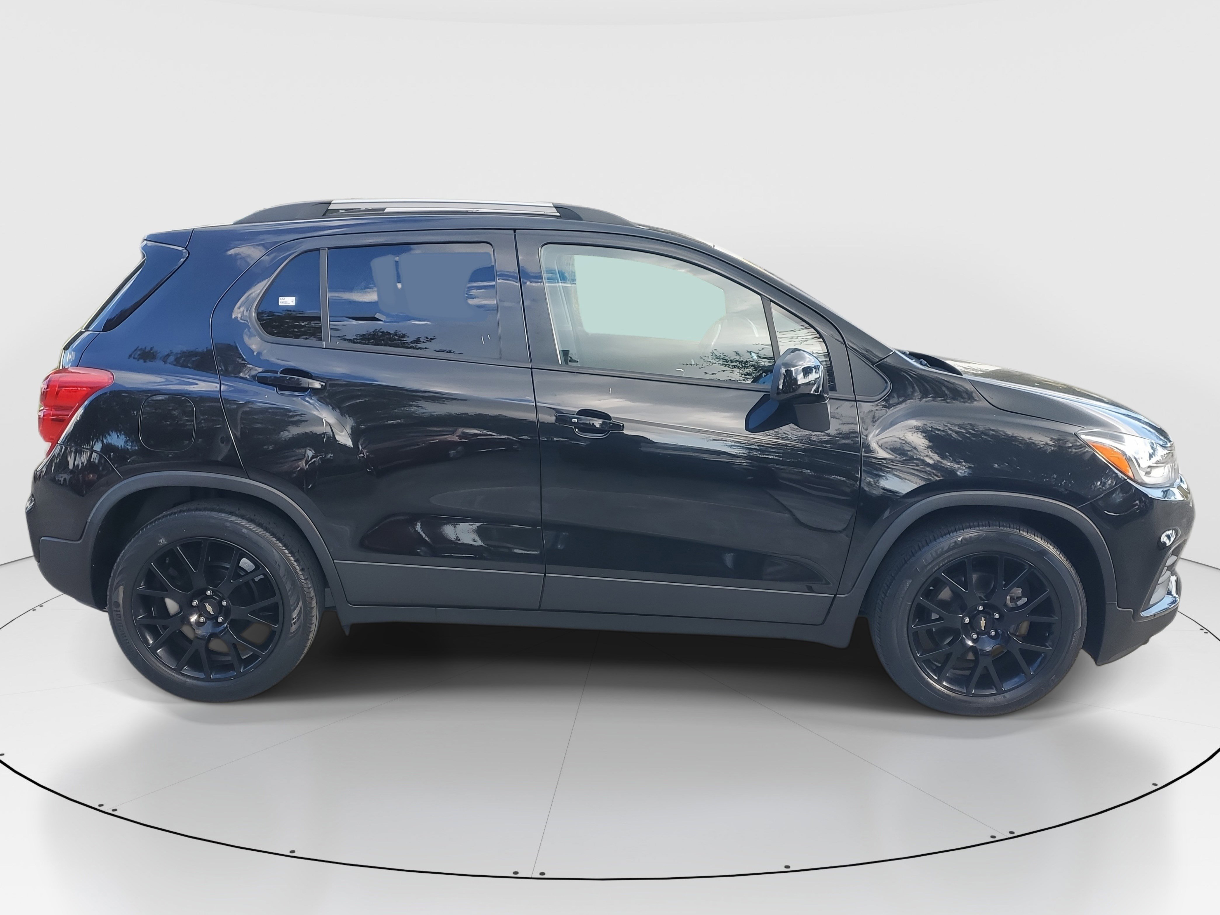 2022 Chevrolet Trax LT photo 2