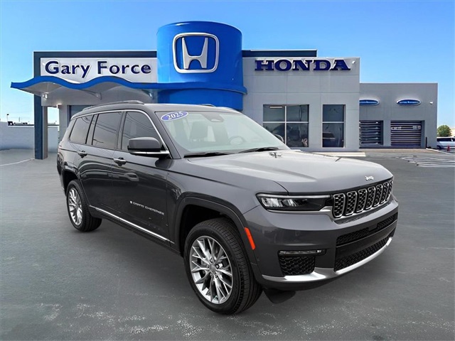 2025 Jeep Grand Cherokee L Summit's photo