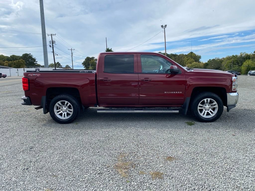2016 Chevrolet Silverado 1500 LT photo 2