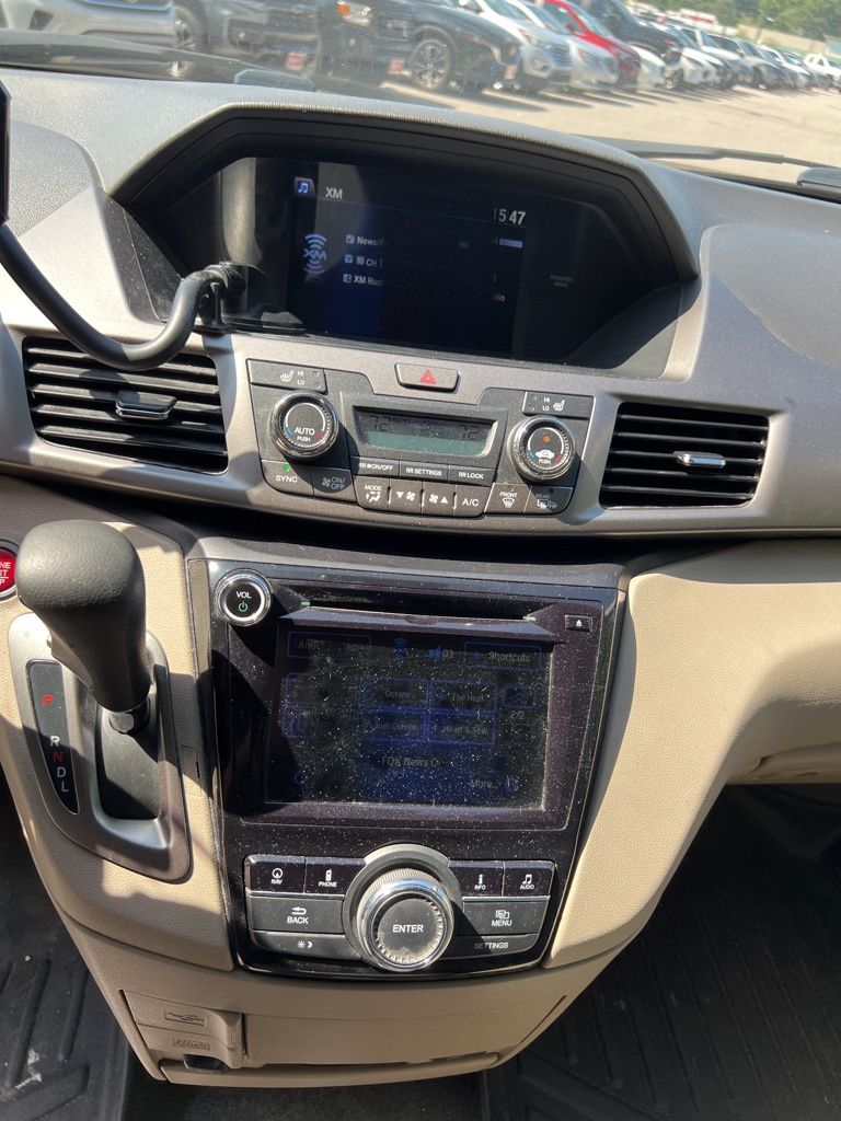 2016 Honda Odyssey EX-L photo 12