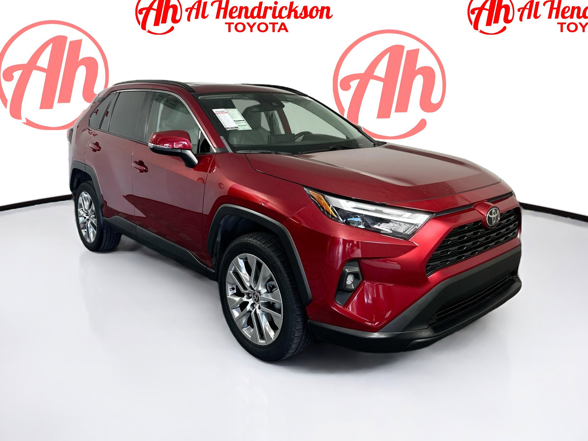2022 Toyota RAV4 XLE Premium's photo