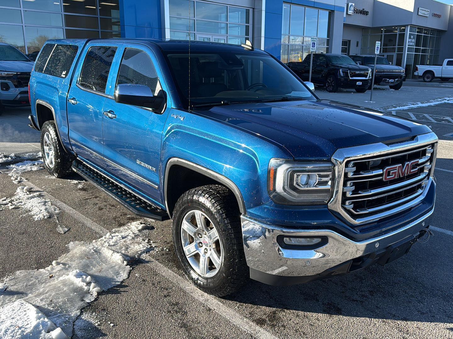 2017 GMC Sierra SLT's photo