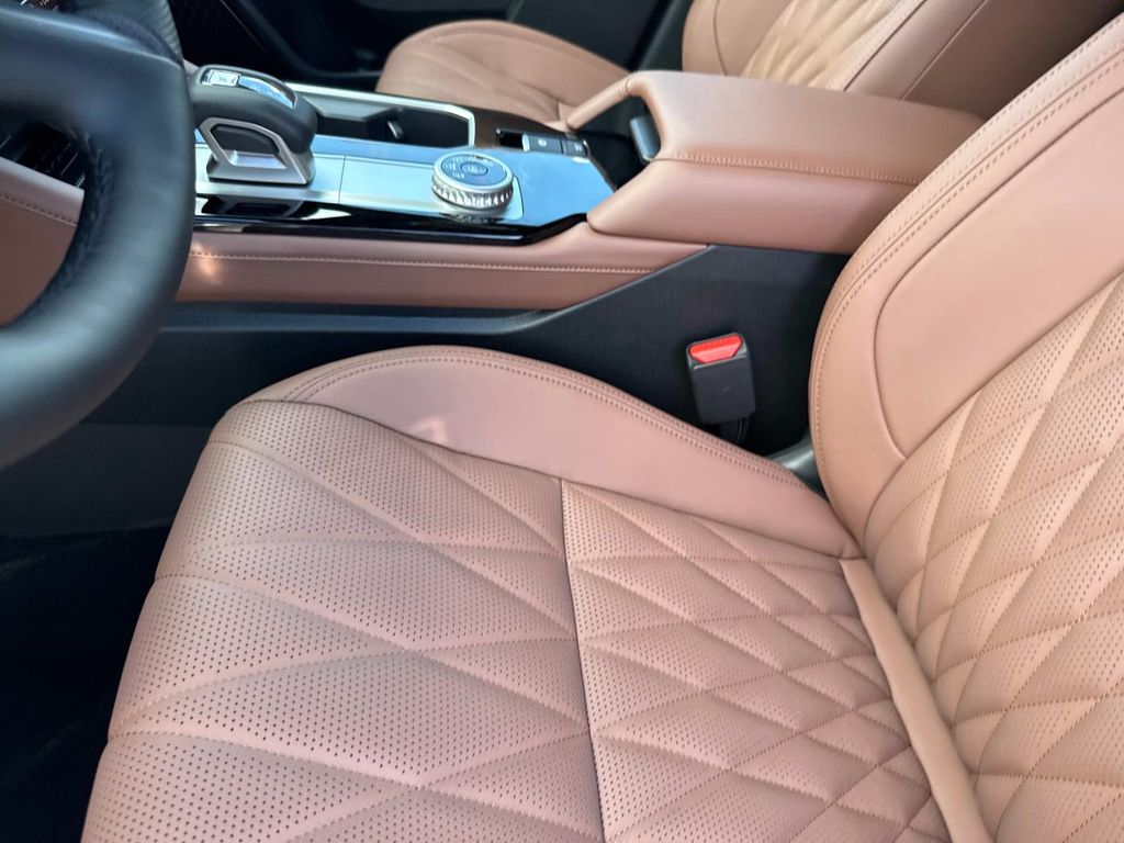2025 Mitsubishi Outlander SEL photo 22