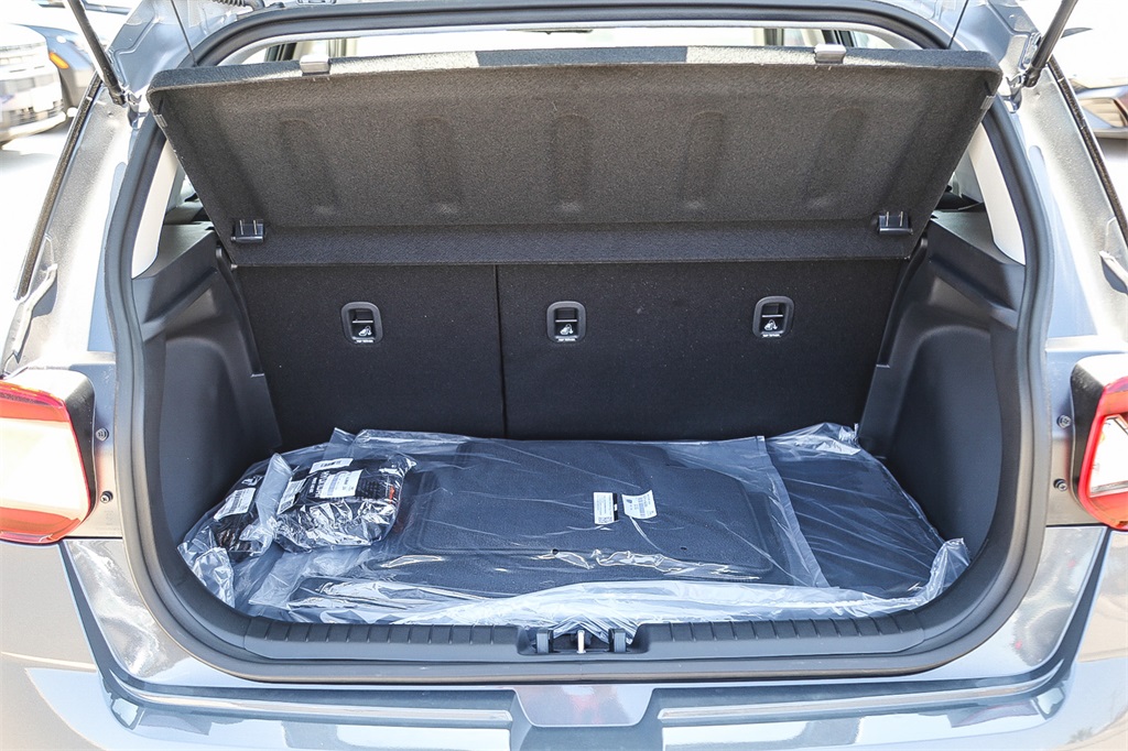 2025 Hyundai Venue SEL photo 11