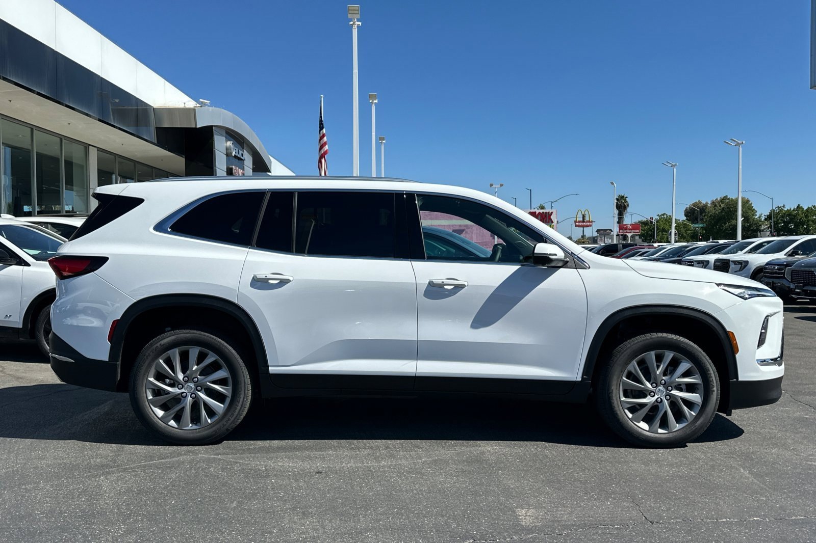 2026 Buick Enclave Preferred photo 4