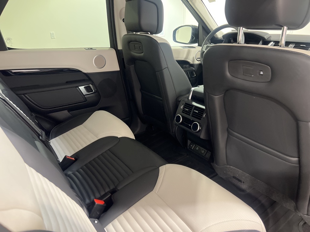 2025 Land Rover Discovery S photo 26