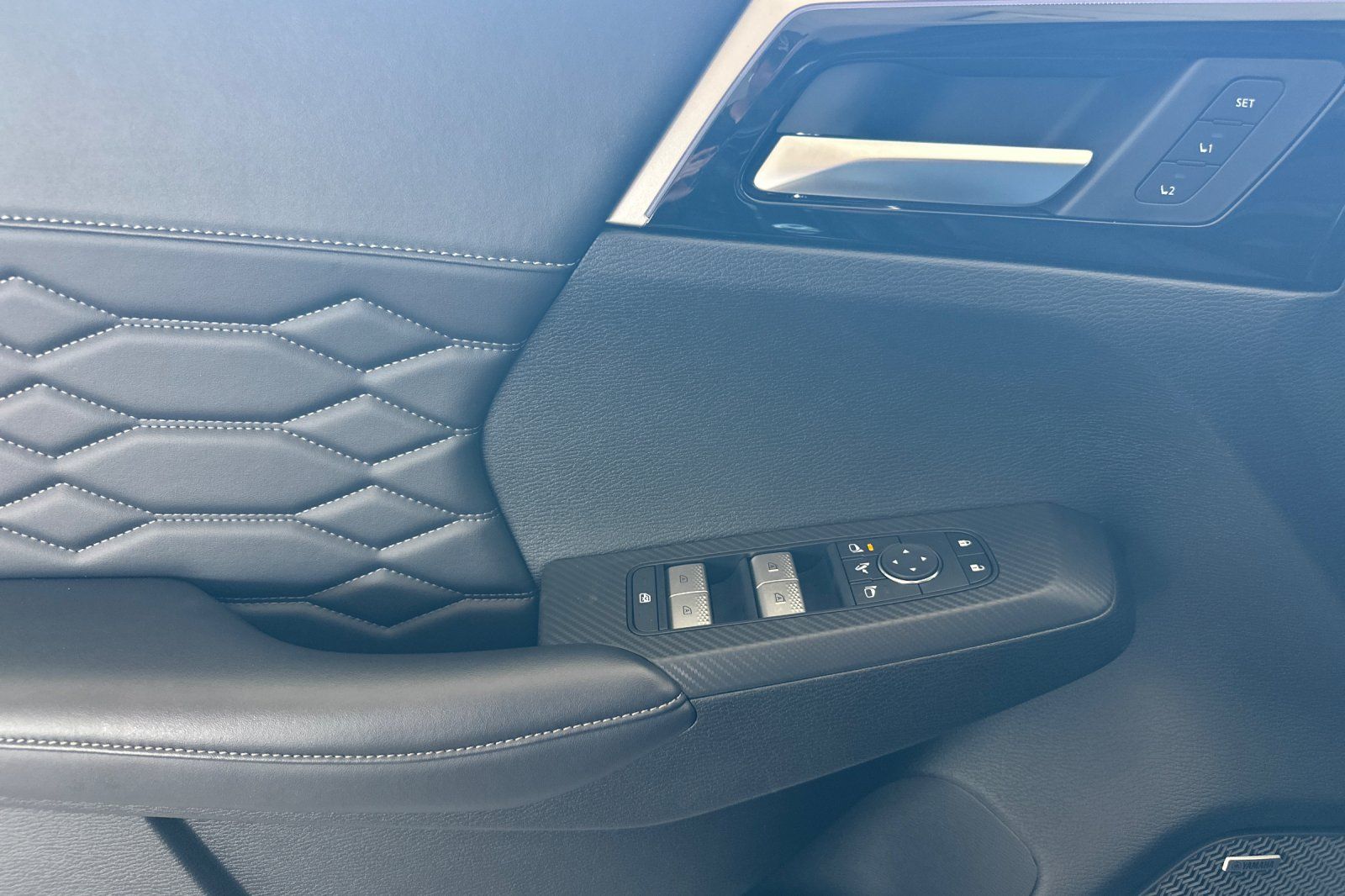 2025 Mitsubishi Outlander SEL photo 10