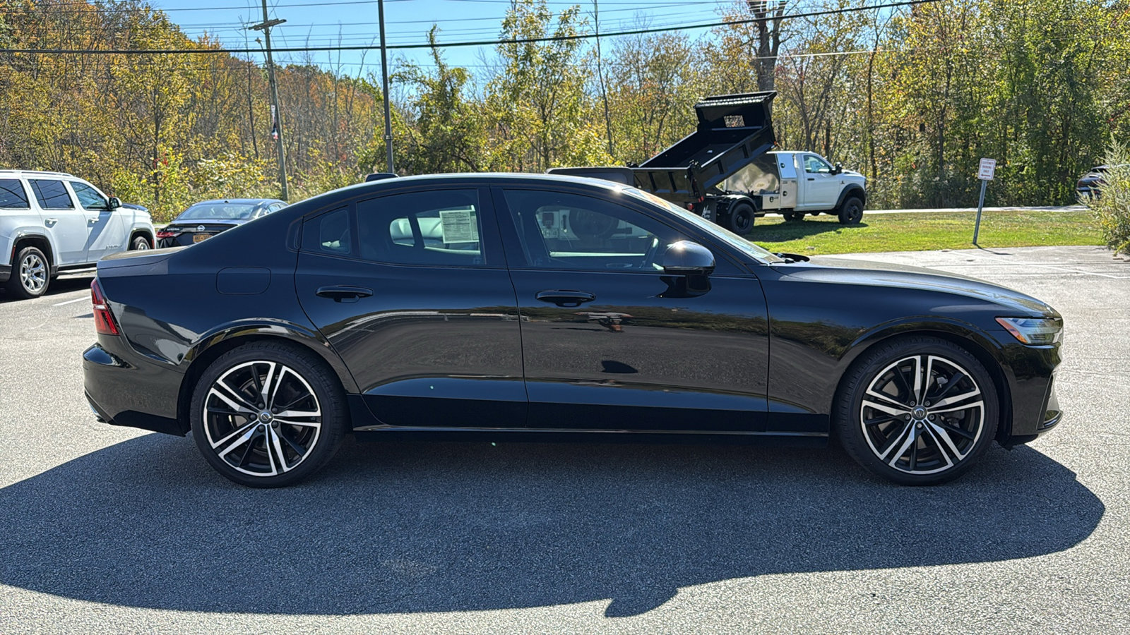 2019 Volvo S60 R-Design AWD T6 photo 2