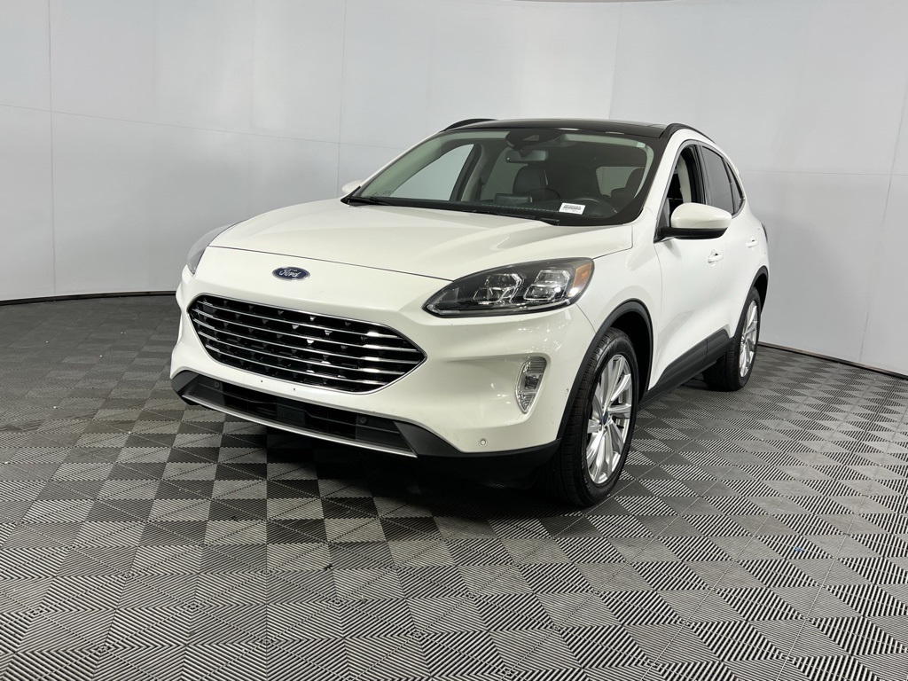 2022 Ford Escape Titanium Hybrid photo 2