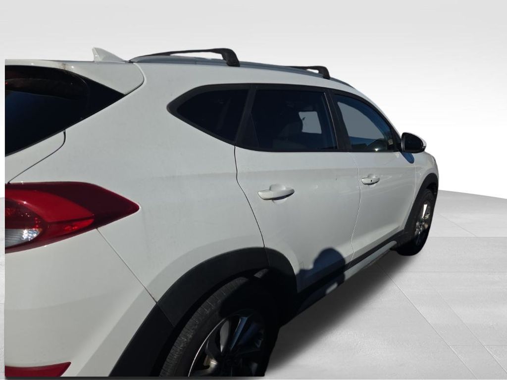 2018 Hyundai Tucson SEL Plus photo 3