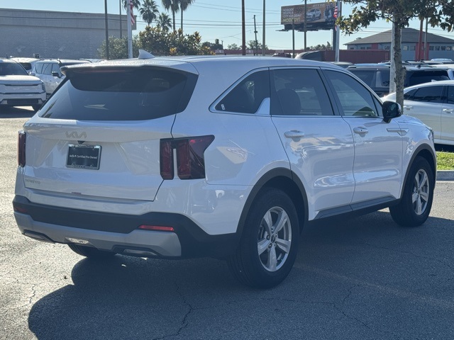 2025 Kia Sorento LX photo 5
