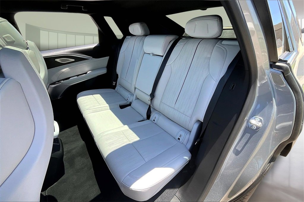2025 Cadillac Lyriq Sport photo 9