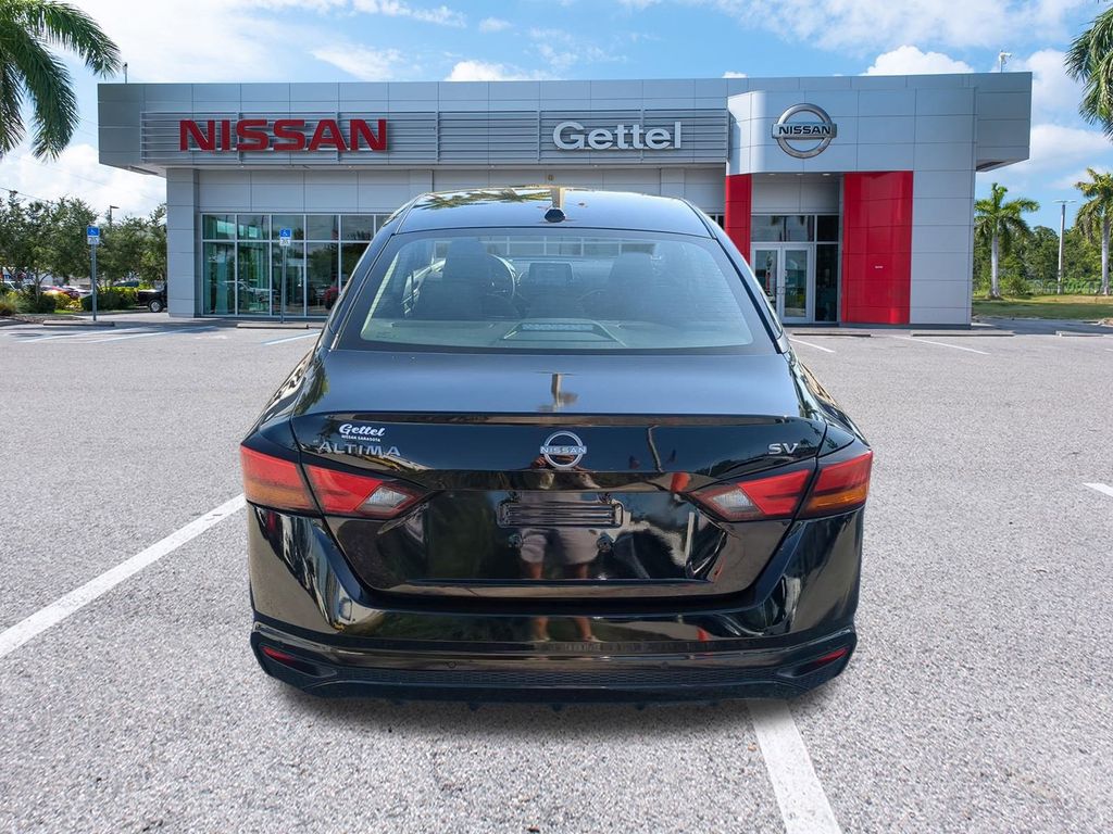 2024 Nissan Altima 2.5 SV photo 5