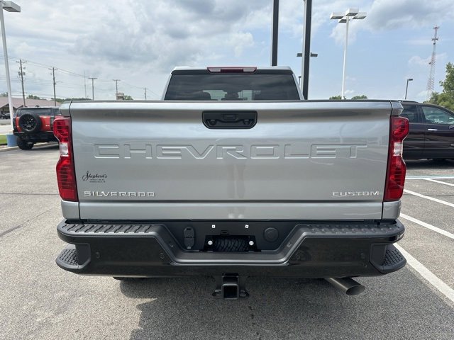 2025 Chevrolet Silverado 2500HD Custom photo 16